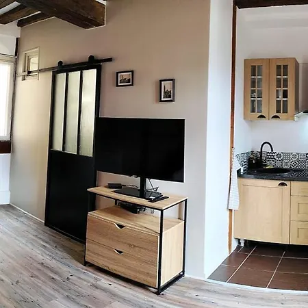 Charming In The Historic Heart Of Peace And Authenticity Senlis (Oise)